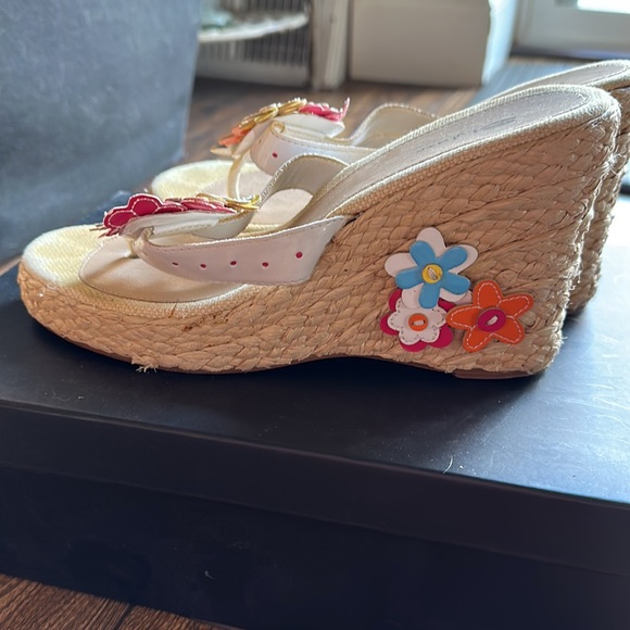 ‎Sandals - Picture 2 of 4